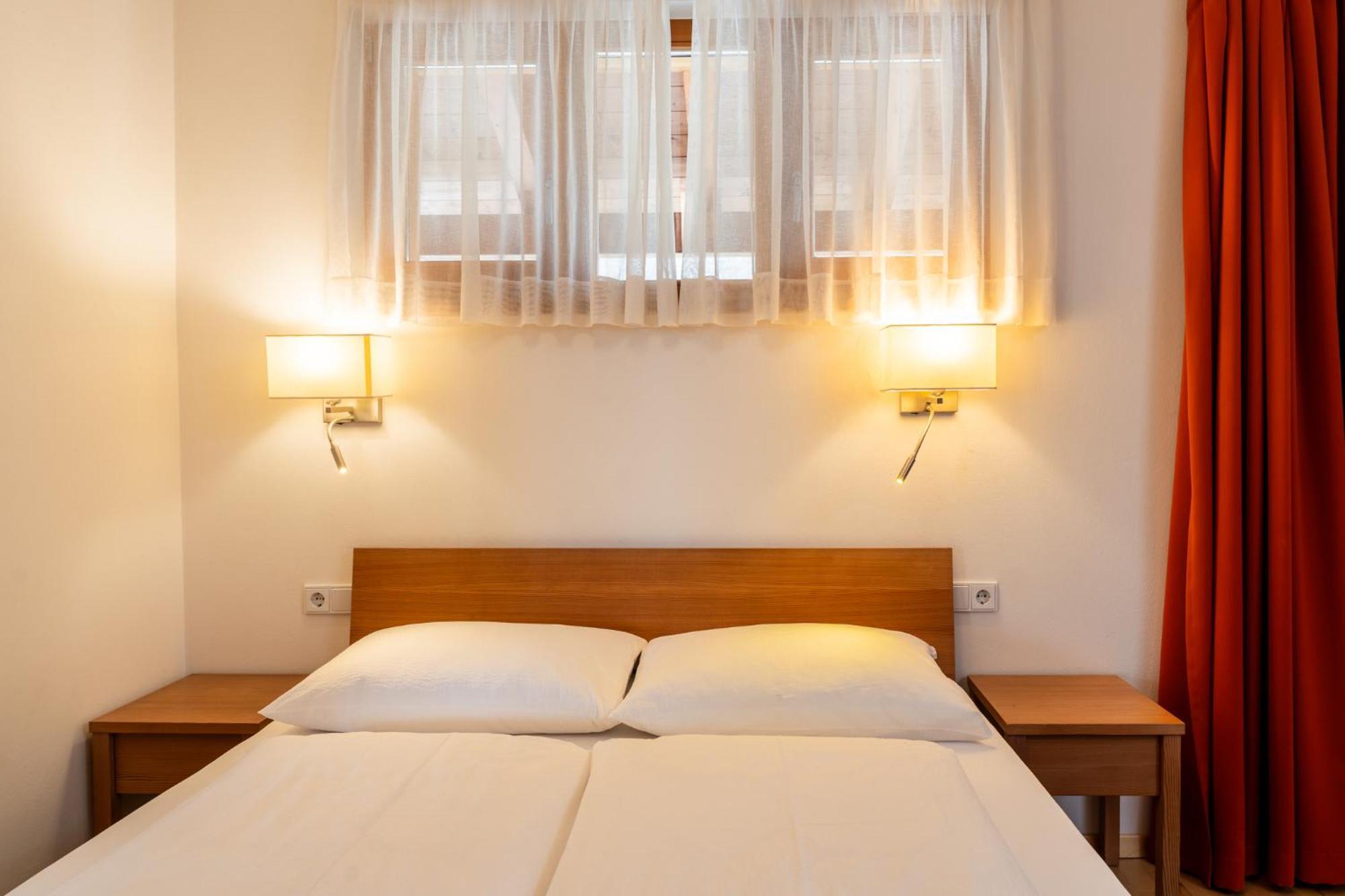 St. Ulrichhof Appartement Lana Buitenkant foto