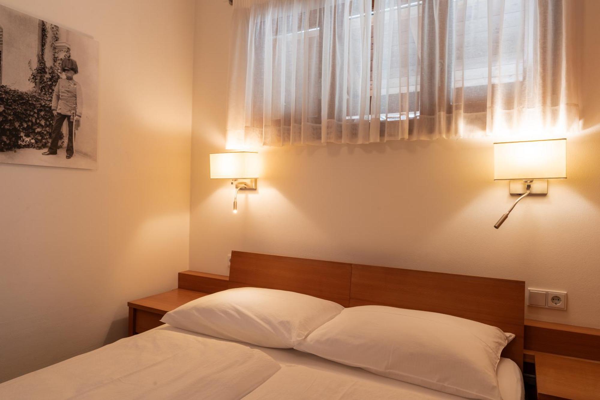 St. Ulrichhof Appartement Lana Buitenkant foto