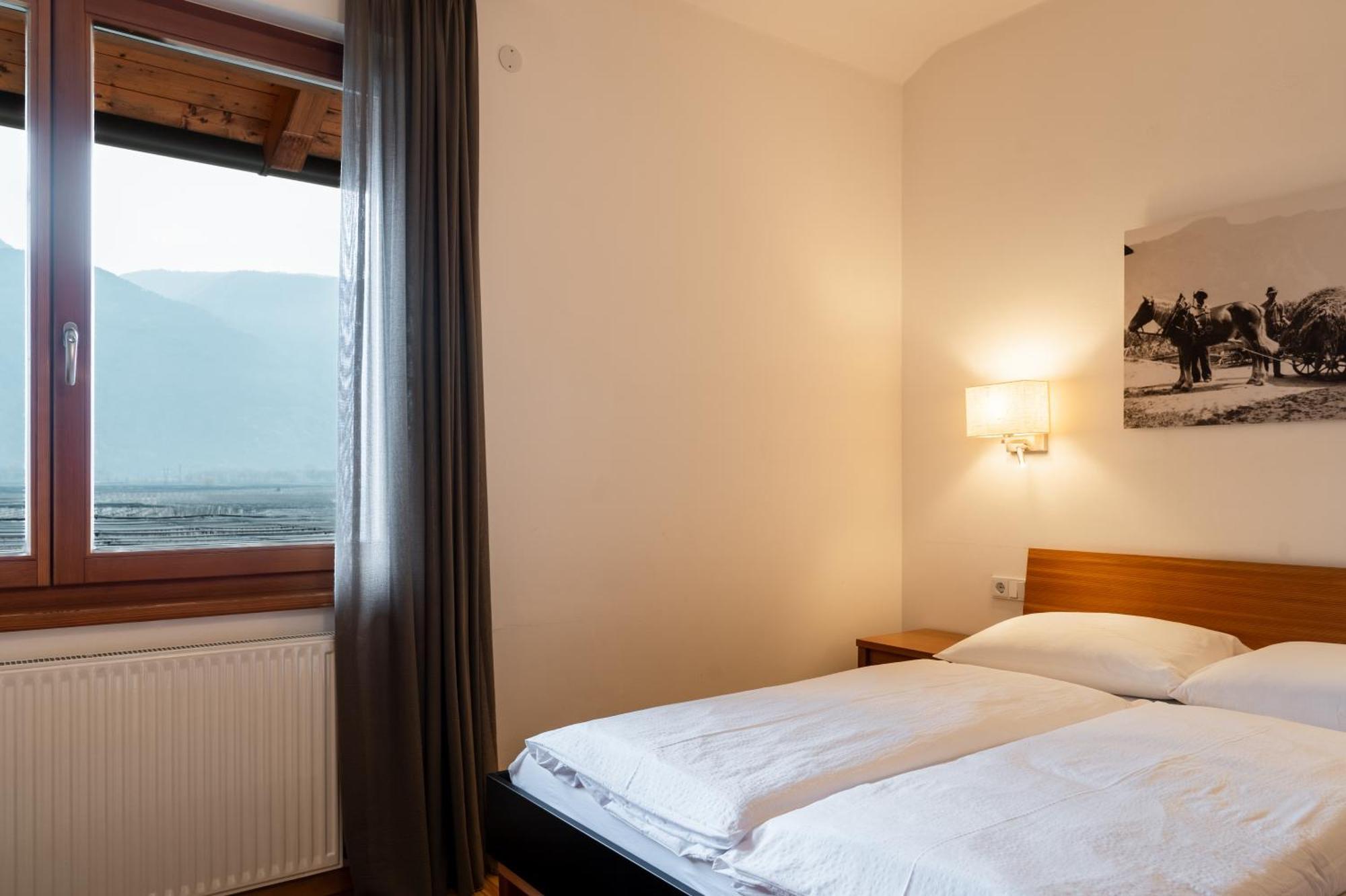 St. Ulrichhof Appartement Lana Buitenkant foto